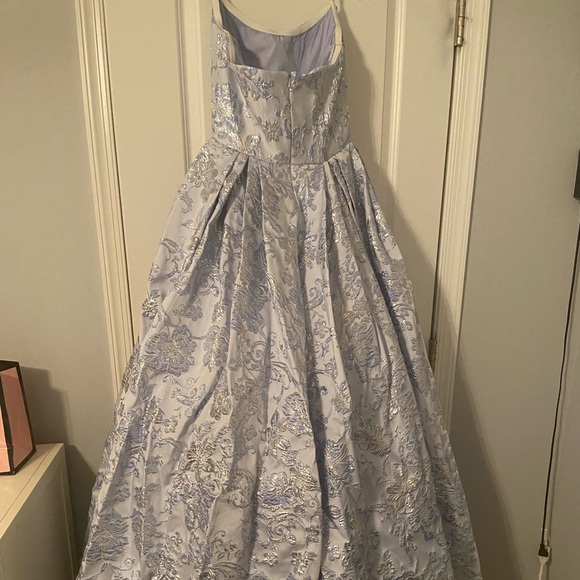 Prom dress - Picture 2 of 4